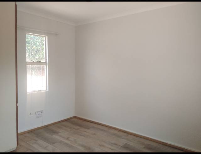 2 BEDROOM TOWNHOUSE FOR SALE IN WELTEVREDEN PARK